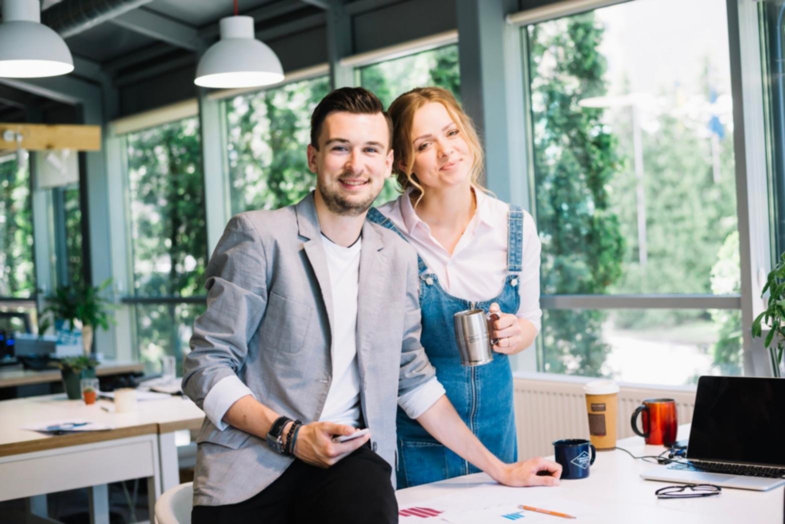 Unser Entwicklungsteam bei der Programmierung neuer Features